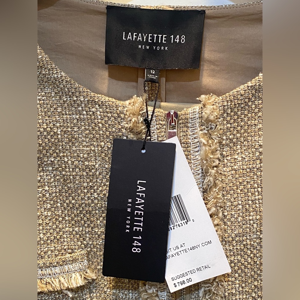 Lafayette 148 New York Gold & Cream Jacket 
Size L
New w/ Tags
Saks NYC 
ENJOY